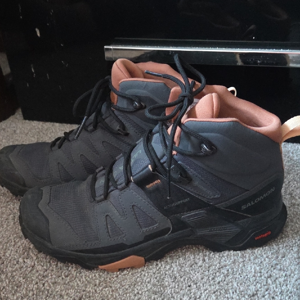 Salomon Womens Gray and Orange Gortex Hiker